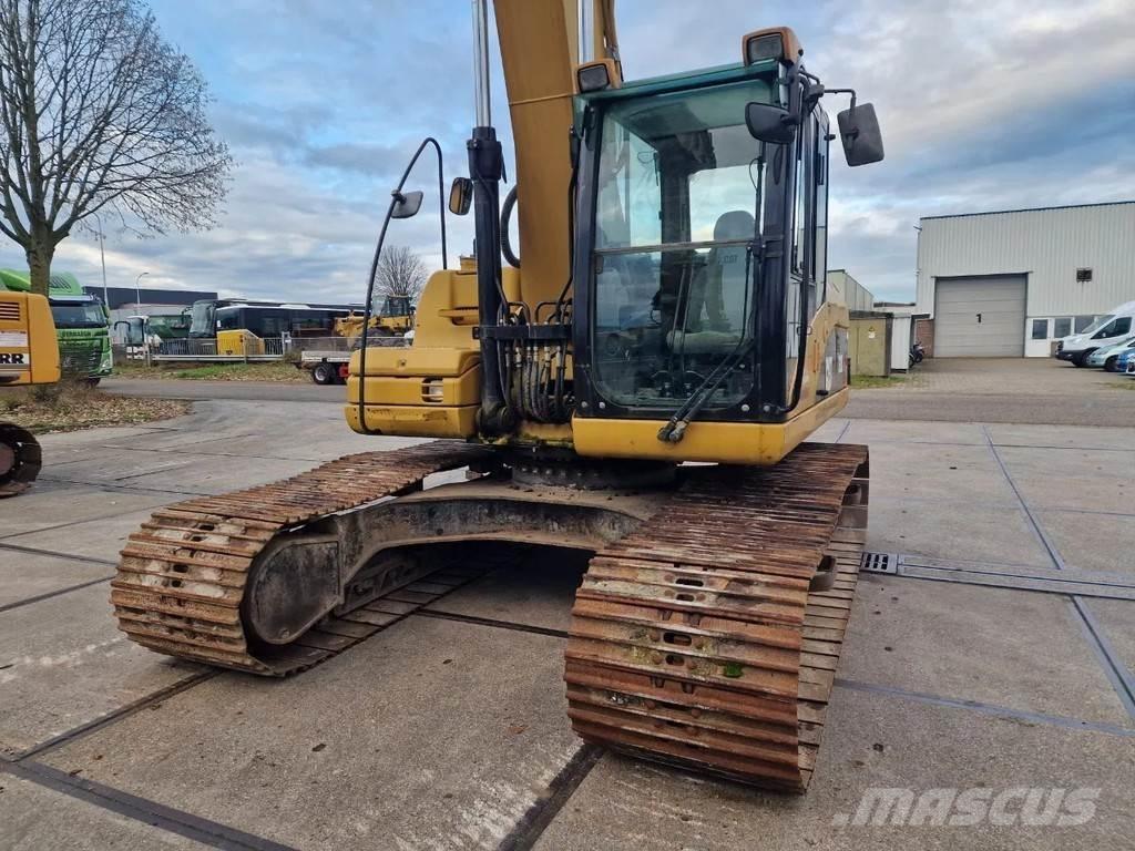 CAT 323d Paletli ekskavatörler