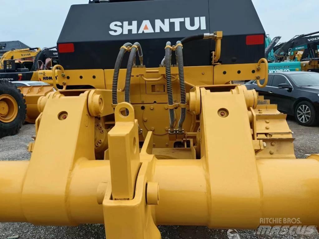 Shantui D22 Paletli dozerler