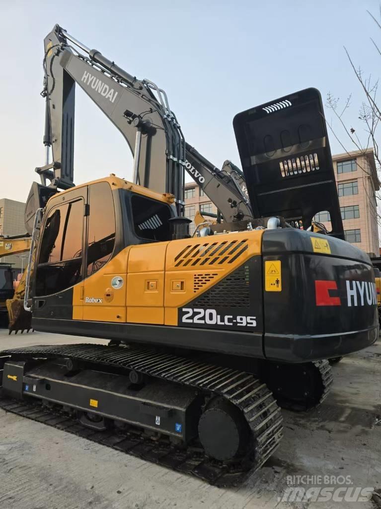 Hyundai 220—9S Paletli ekskavatörler