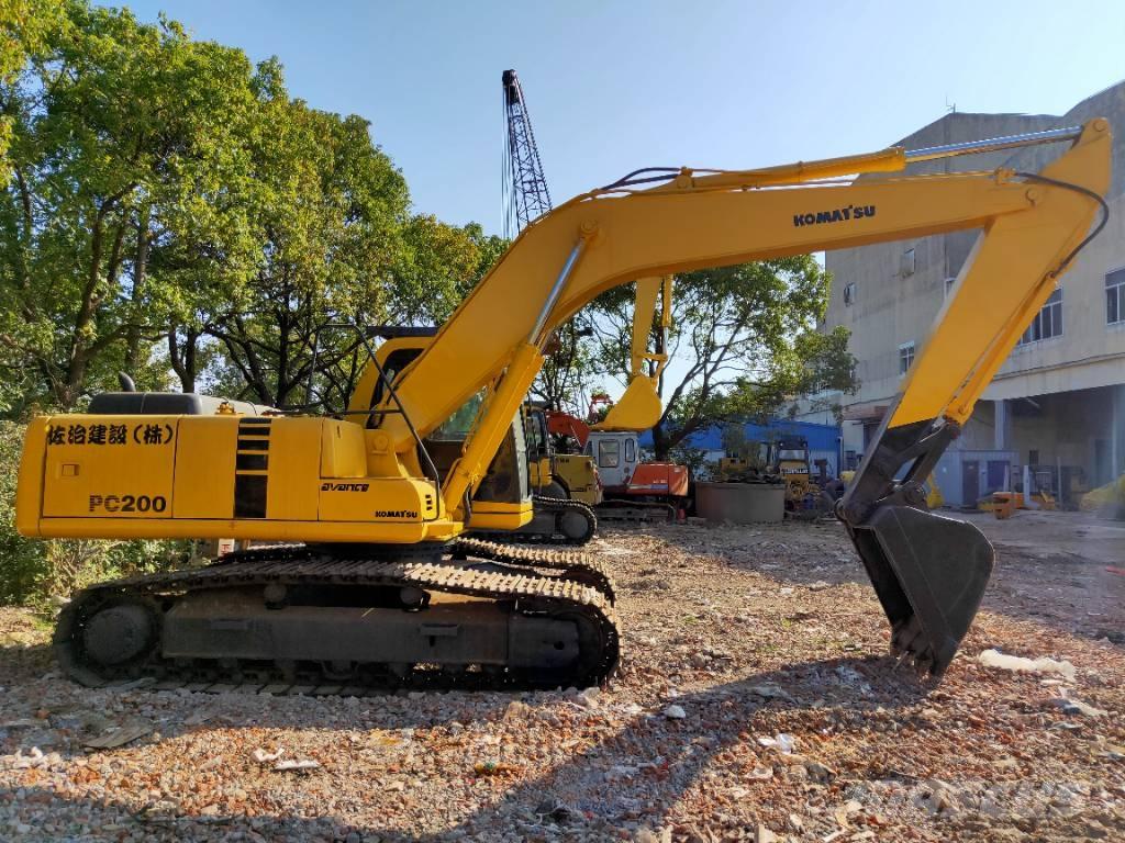Komatsu PC200-6 Paletli ekskavatörler