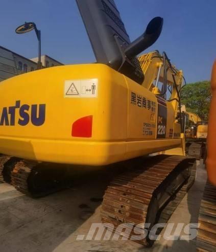 Komatsu PC 220-8 Paletli ekskavatörler