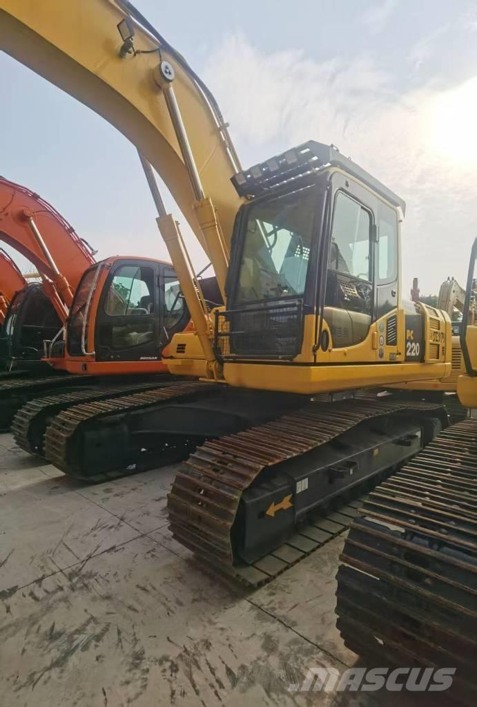 Komatsu PC 220-8 Paletli ekskavatörler