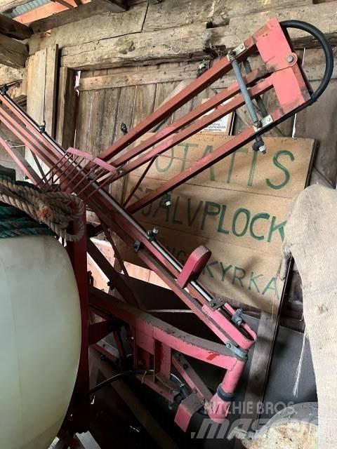 Hardi 600 Monte edilebilir pülverizatörler