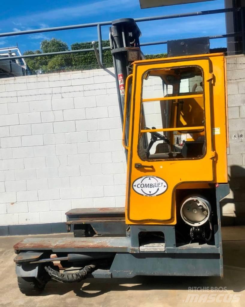 Combilift C4000 Sideloader - dört yönlü forkliftler