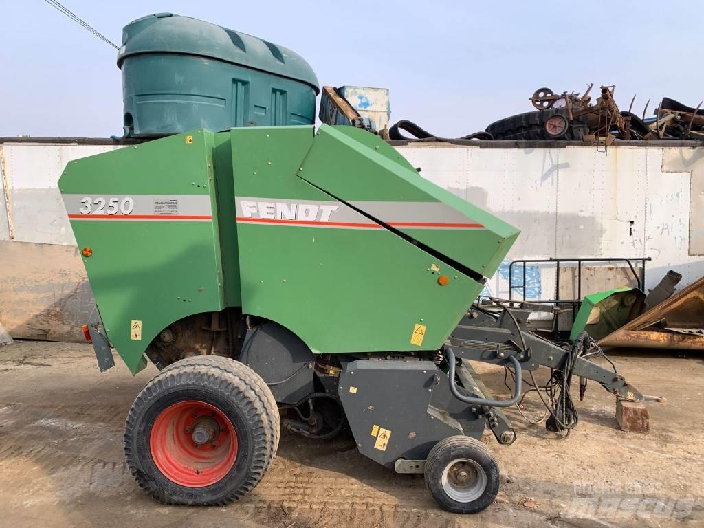 Fendt 3250 Rulo balya makinalari