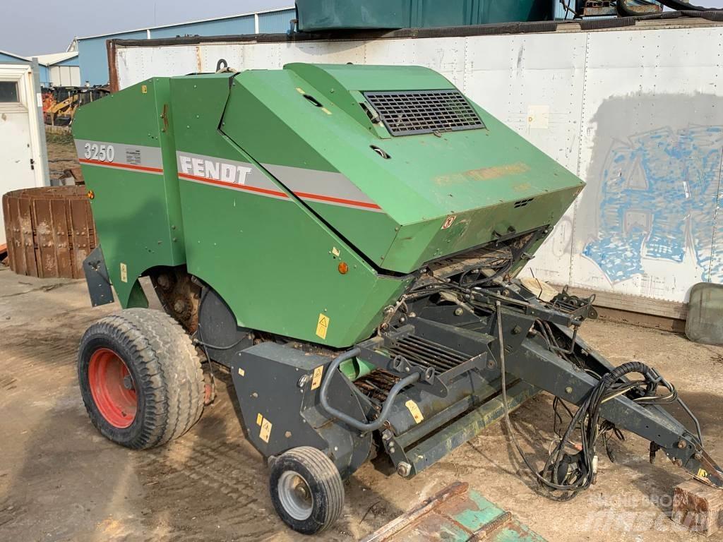 Fendt 3250 Rulo balya makinalari
