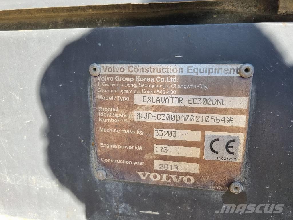 Volvo EC300DNL Paletli ekskavatörler