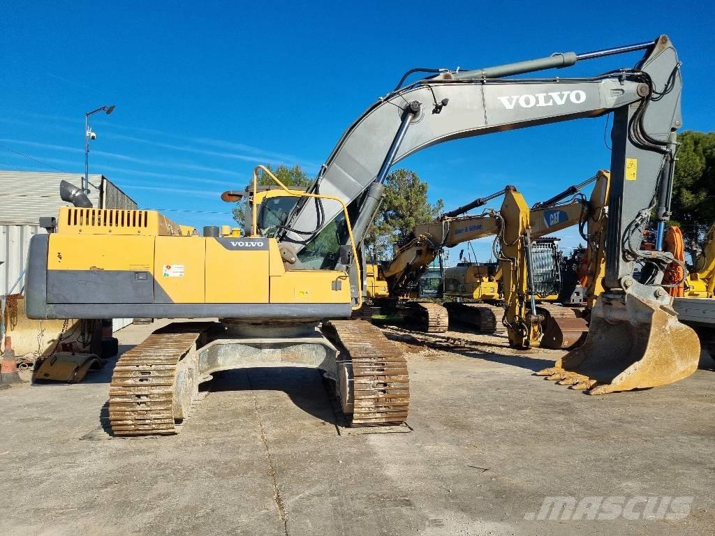 Volvo EC300DNL Paletli ekskavatörler
