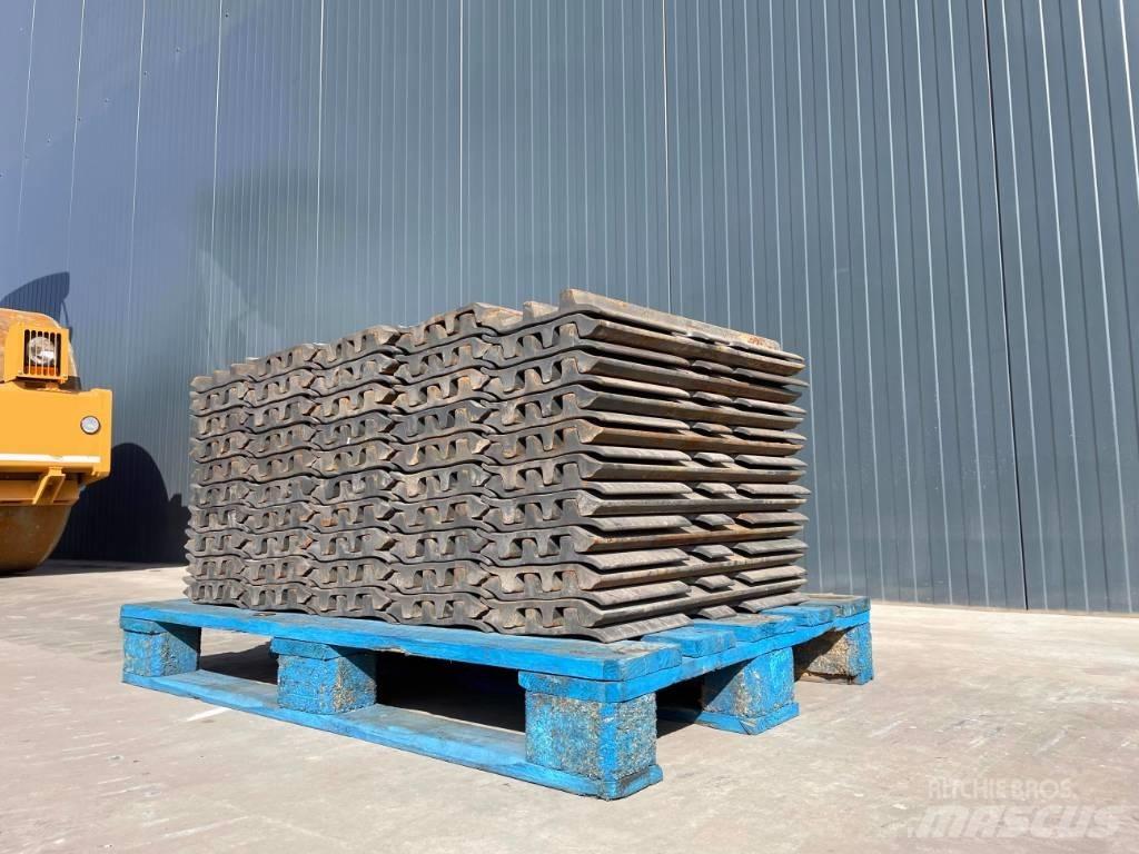 JCB JS240 Paletler