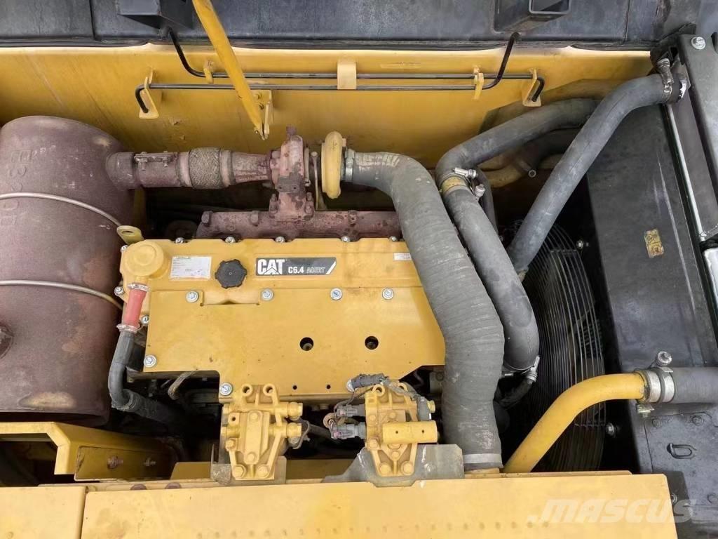 CAT 323 D L Paletli ekskavatörler
