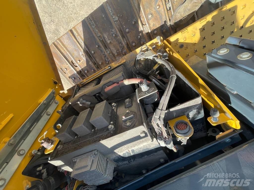 DEERE 700K Paletli dozerler