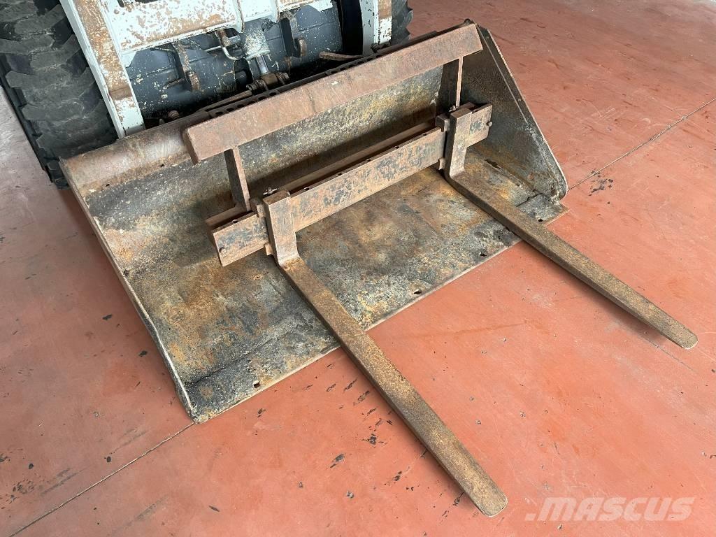 Bobcat 853 Skid steer loderler