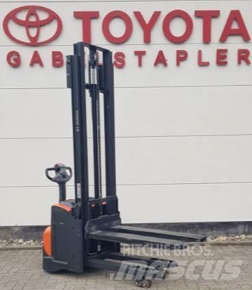 Toyota SWE120L Yaya kumandali istif makinasi