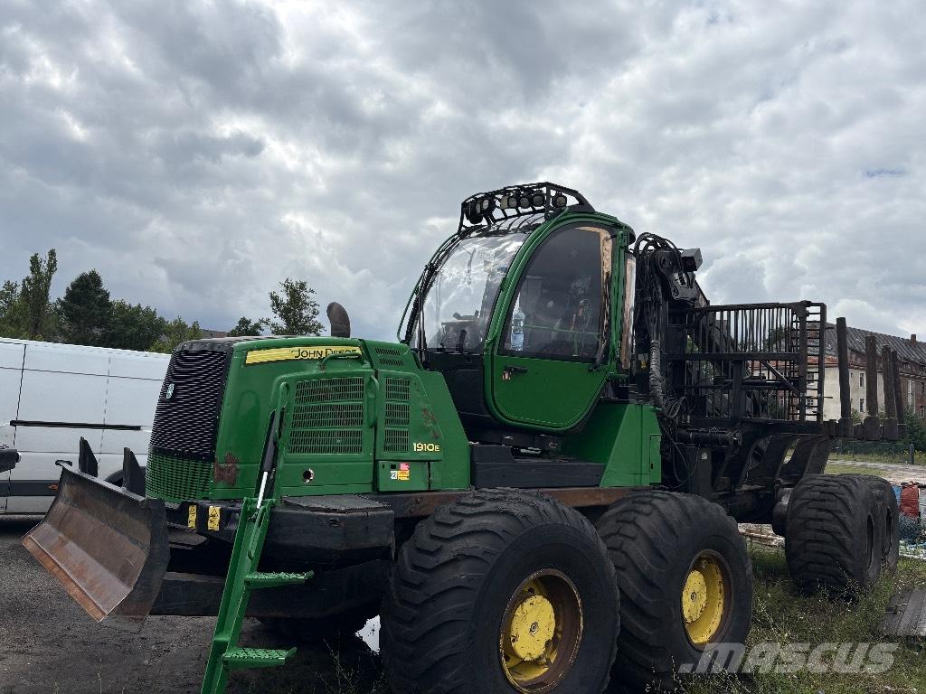 John Deere 1910E Tomruk yükleyici traktörler