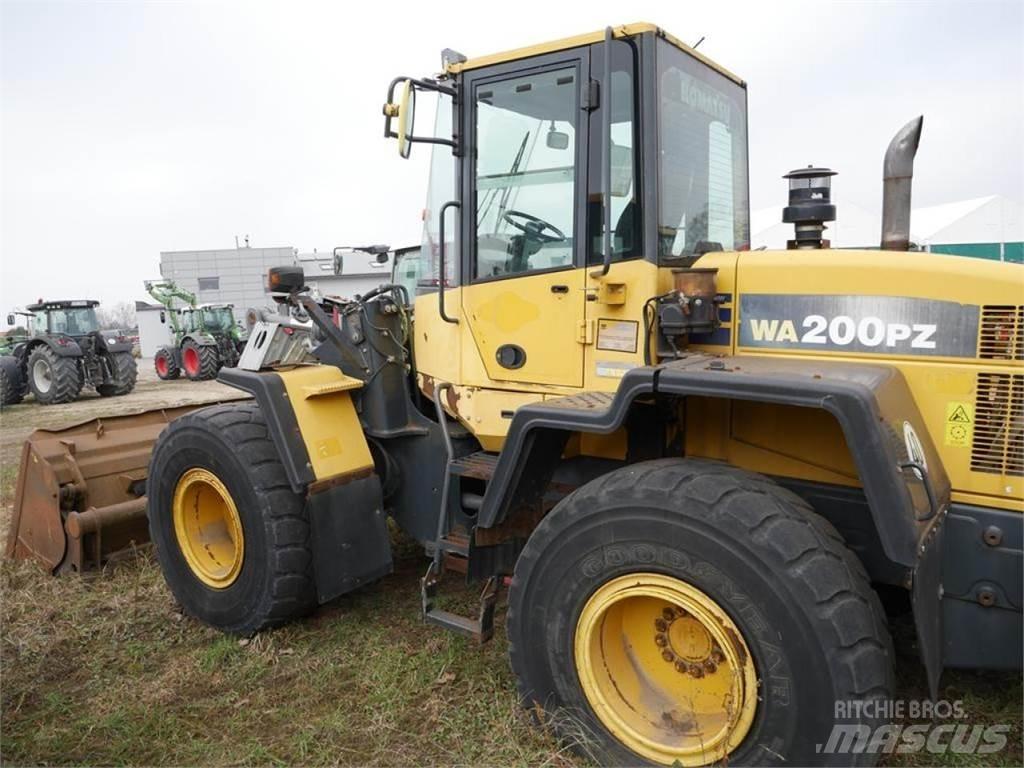 Komatsu WA 200 PZ Tekerlekli yükleyiciler