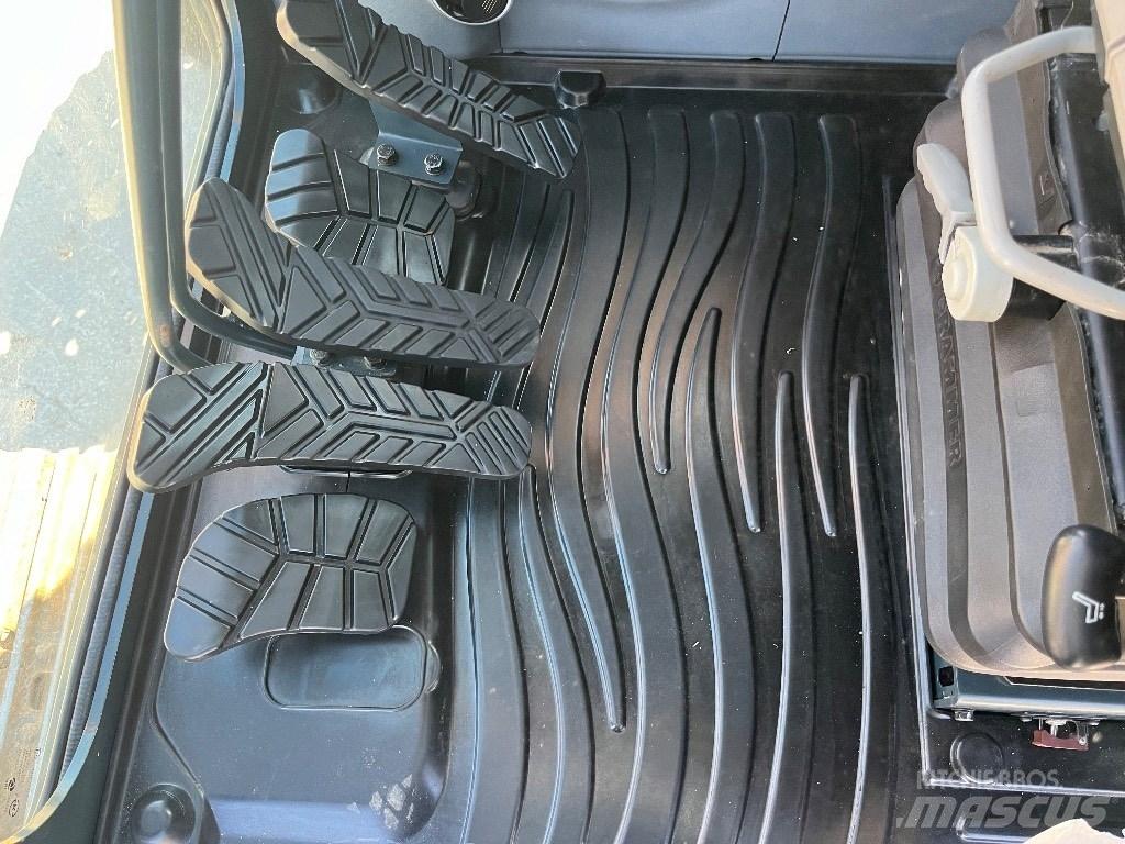 Hyundai HX140L Paletli ekskavatörler