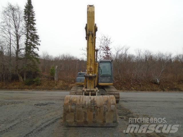 New Holland E 215 Paletli ekskavatörler