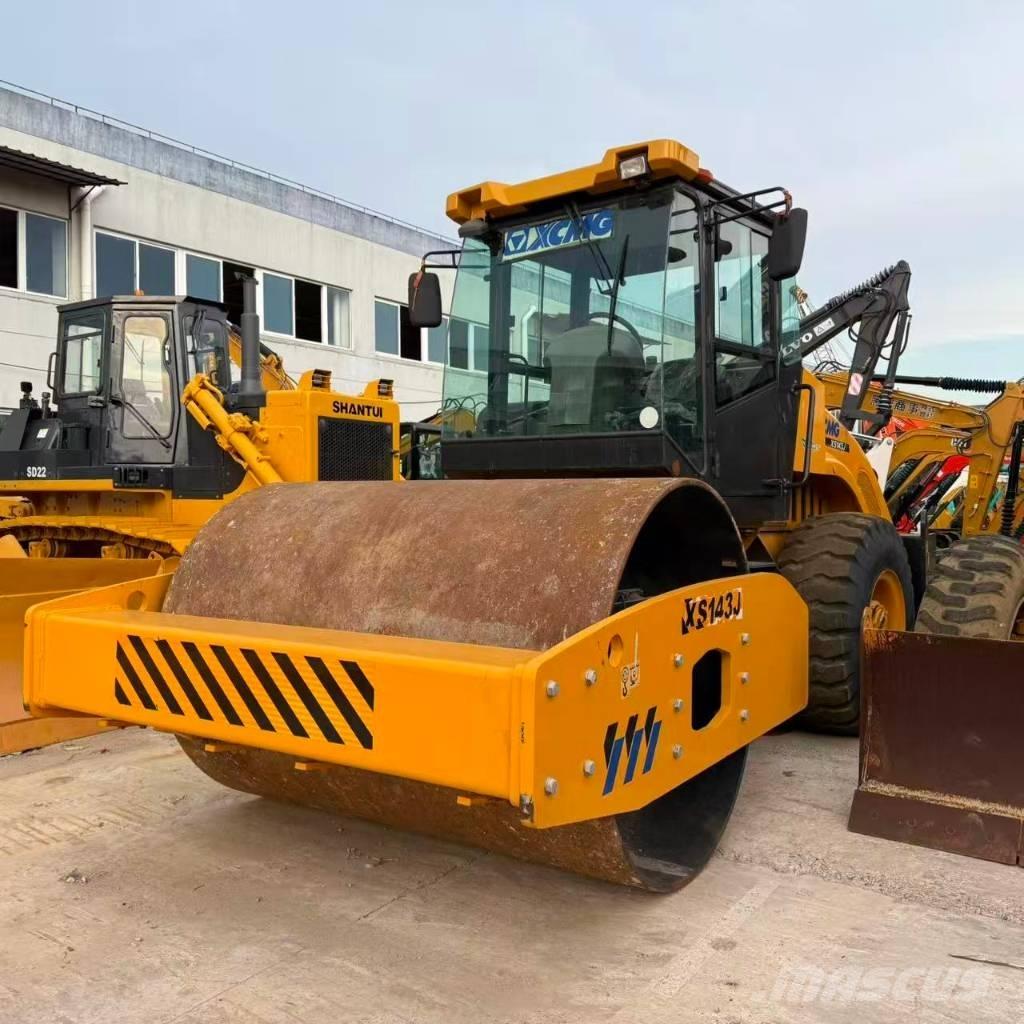 XCMG XS 143 Tek tamburlu silindirler