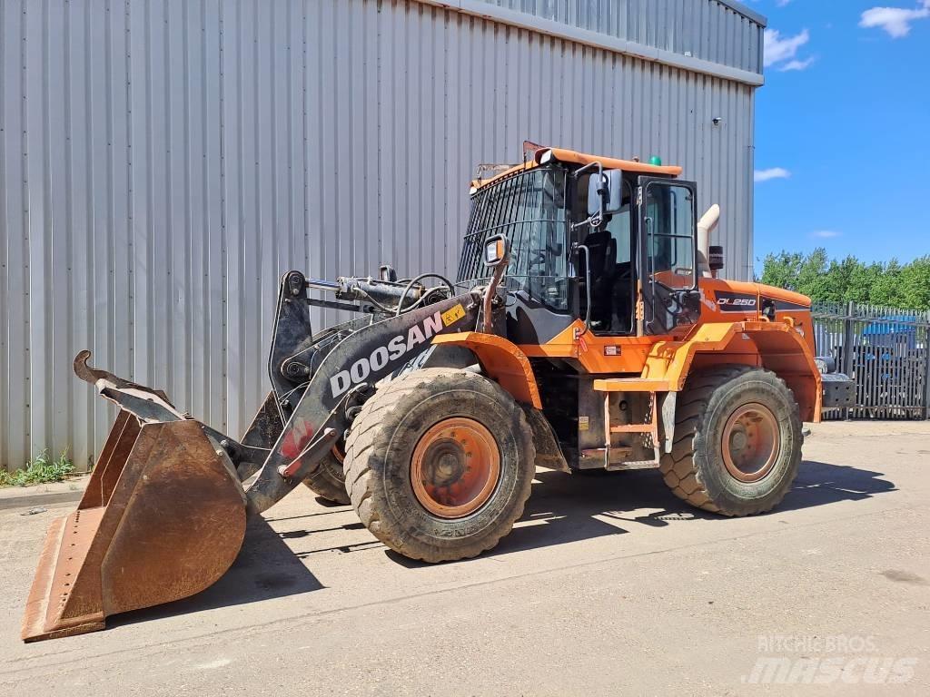 Doosan DL 250 Tekerlekli yükleyiciler
