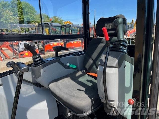 CAT 302.7 D CR Mini ekskavatörler, 7 tona dek