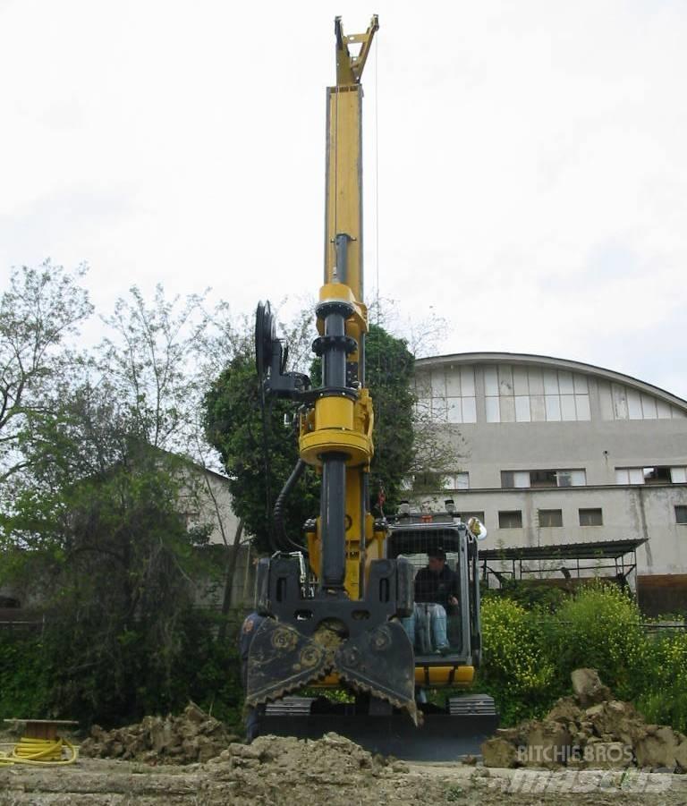 Tescar CF3 DW Titreşimli kazık çakıcıları