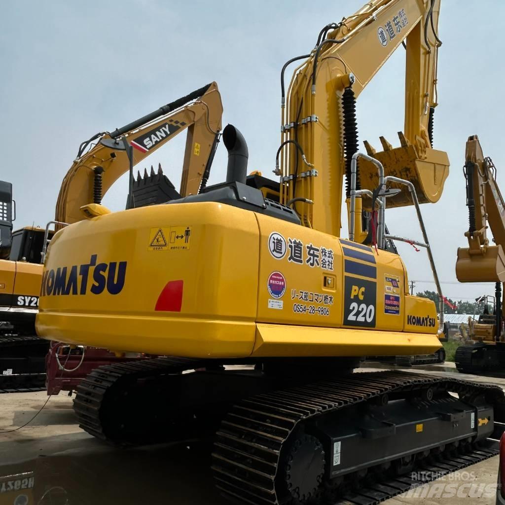 Komatsu 220-8 Paletli ekskavatörler