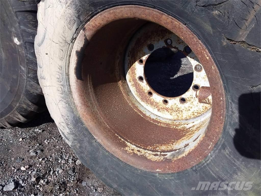 Valmet 860 24x26,5 Lastikler