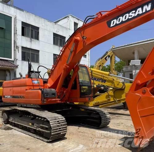Doosan DX225LC Paletli ekskavatörler