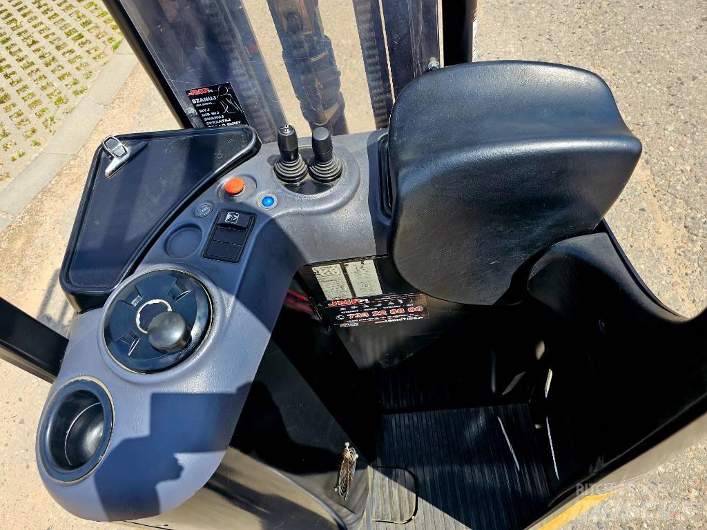 CAT NSR 16 N Dar koridor forklifti