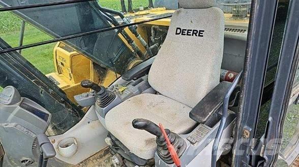 John Deere 210G LC Paletli ekskavatörler