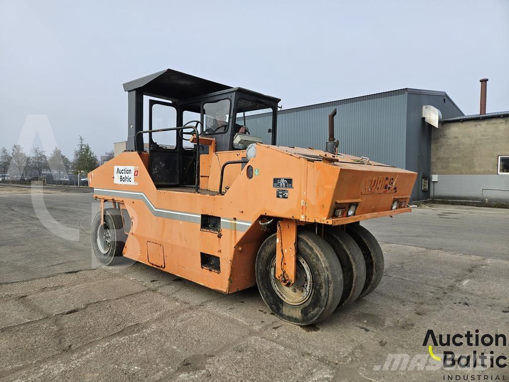 Corinsa CCN 1222 Pnömatik lastikli silindirler