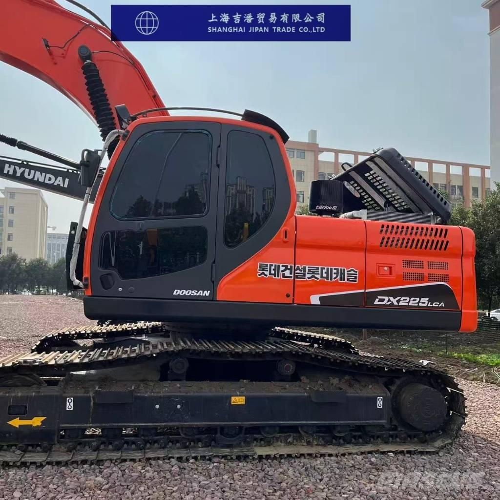 Doosan DX 225 Paletli ekskavatörler