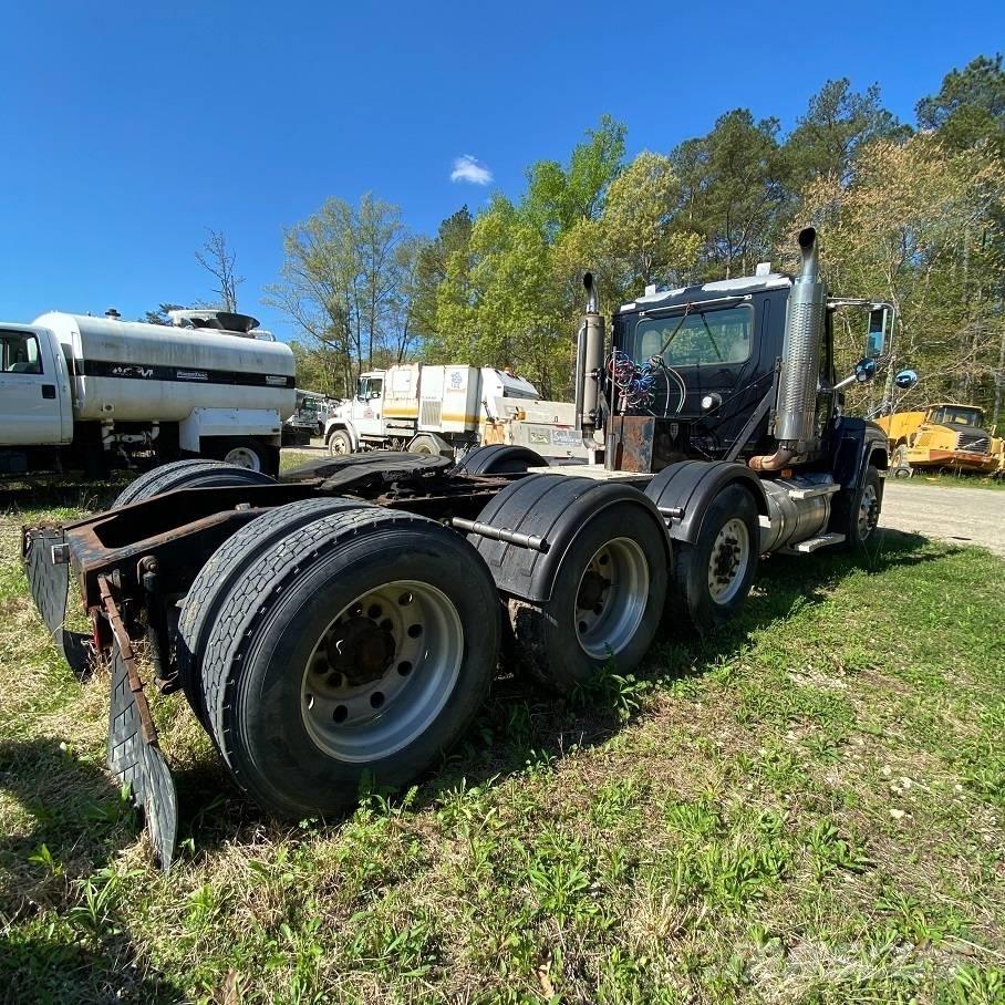 Mack CHN613 Çekiciler