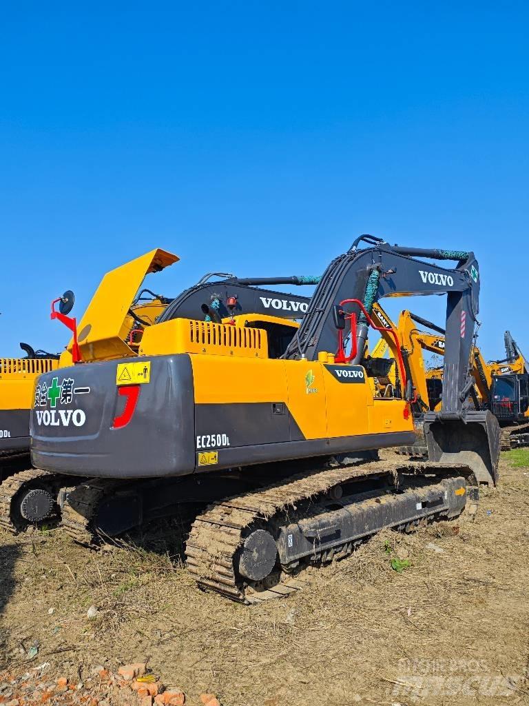 Volvo EC 250 D L Paletli ekskavatörler