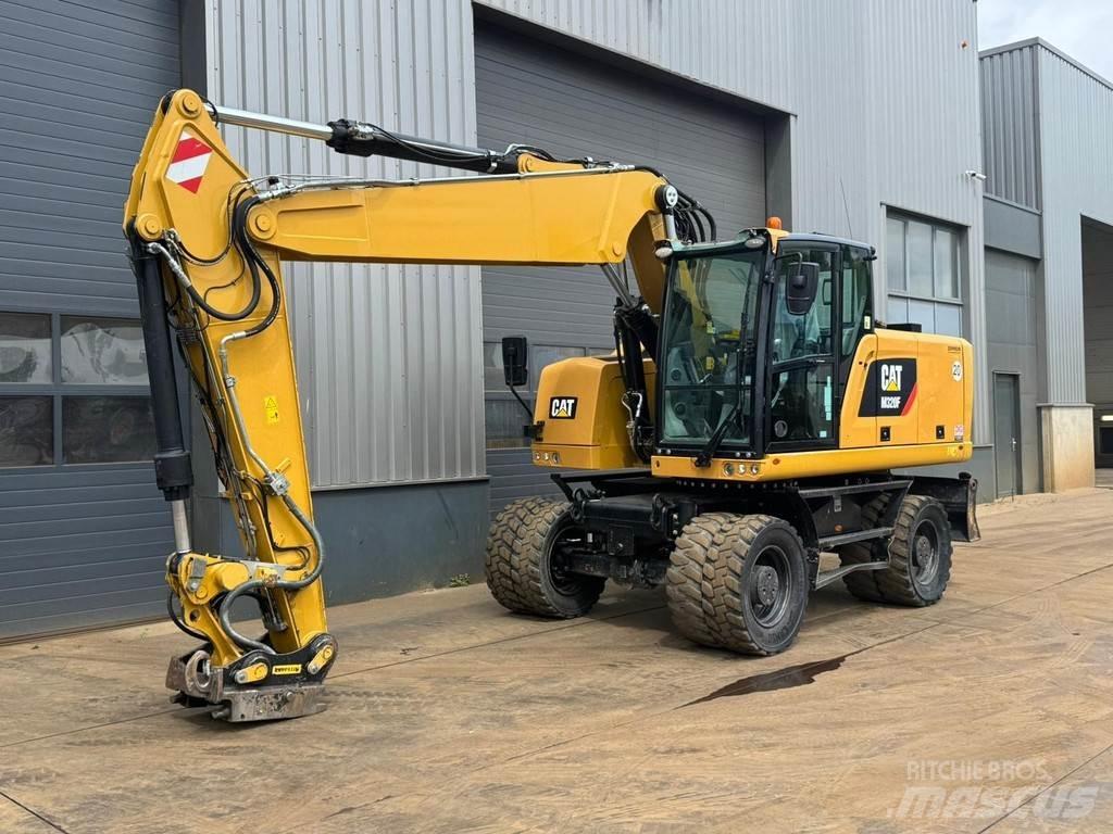CAT M320F Lastik tekerli ekskavatörler