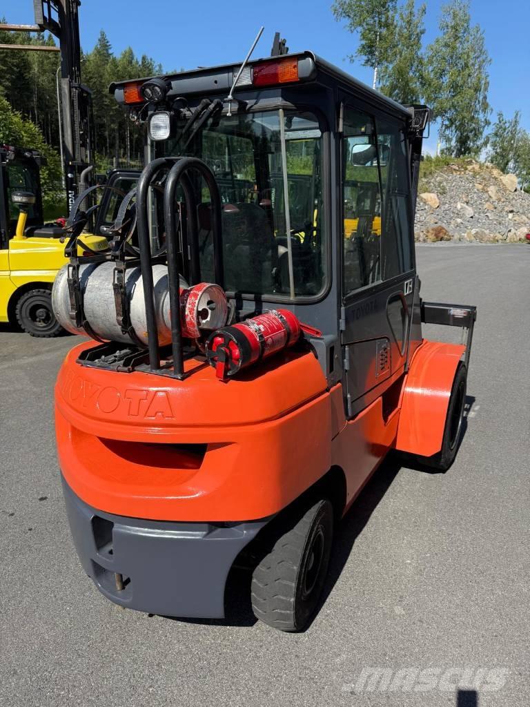 Toyota 02-7 FGF 30 LPG'li forkliftler