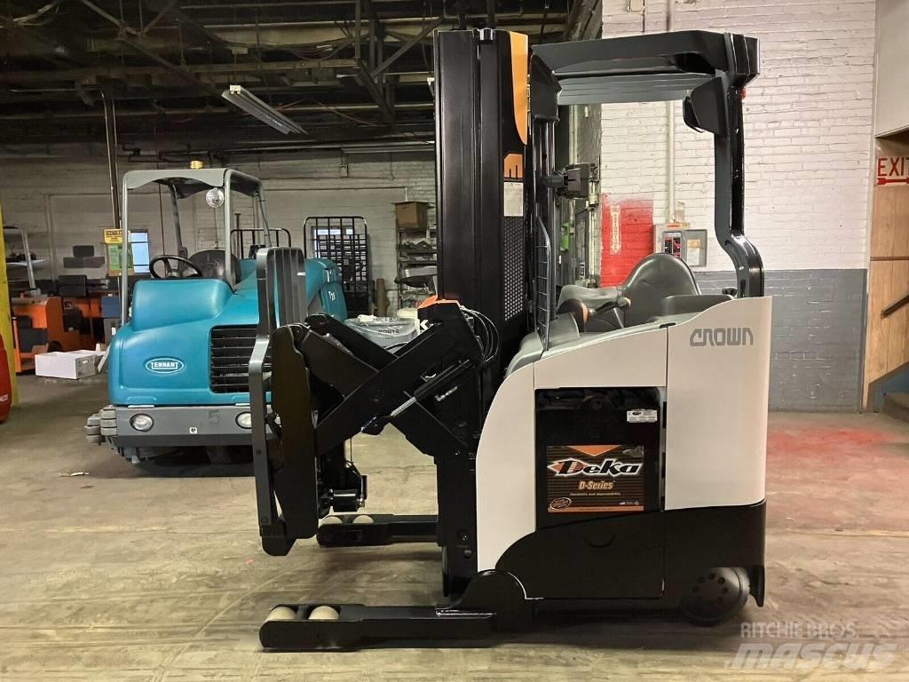 Crown RM6025-45 Reach truck - depo içi istif araçları