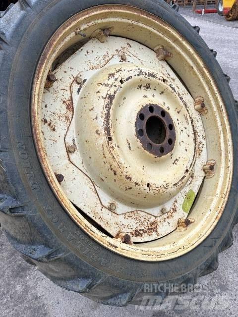 Dunlop 9.5R44 Tekerlekler