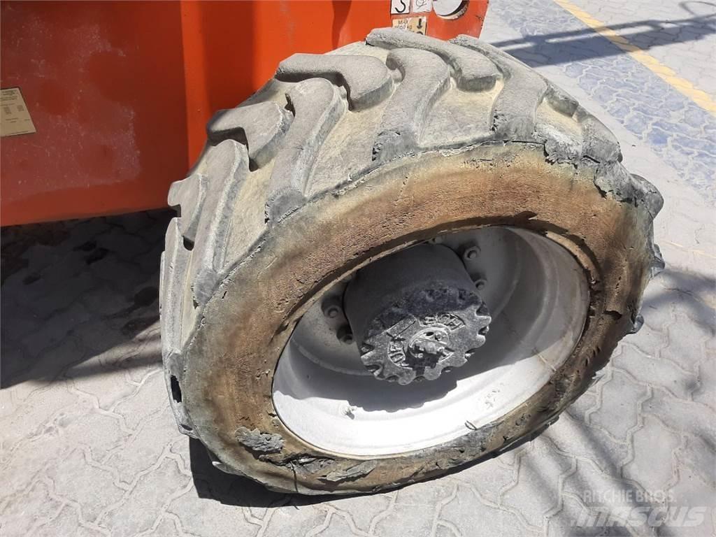 JLG 800AJ Körüklü personel platformları