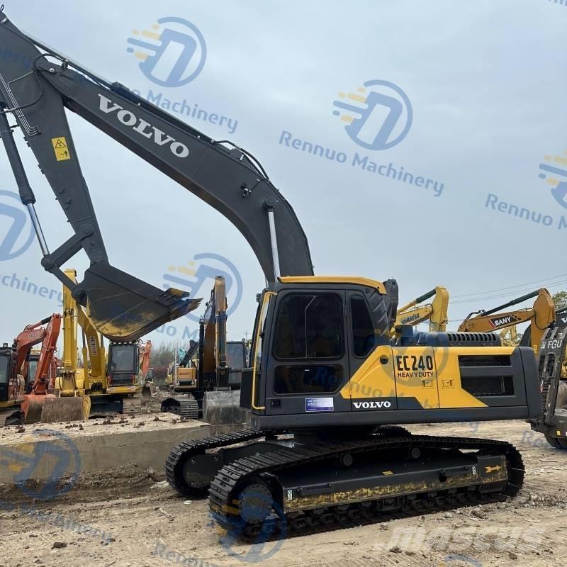 Volvo EC 240 D Paletli ekskavatörler