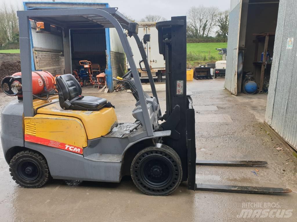 TCM FG25T3 LPG'li forkliftler