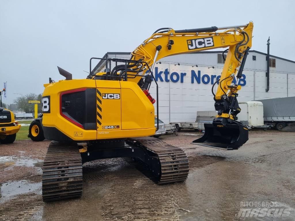 JCB 245 XR Paletli ekskavatörler