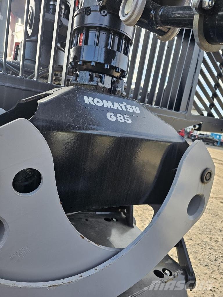 Komatsu 895 Tomruk yükleyici traktörler