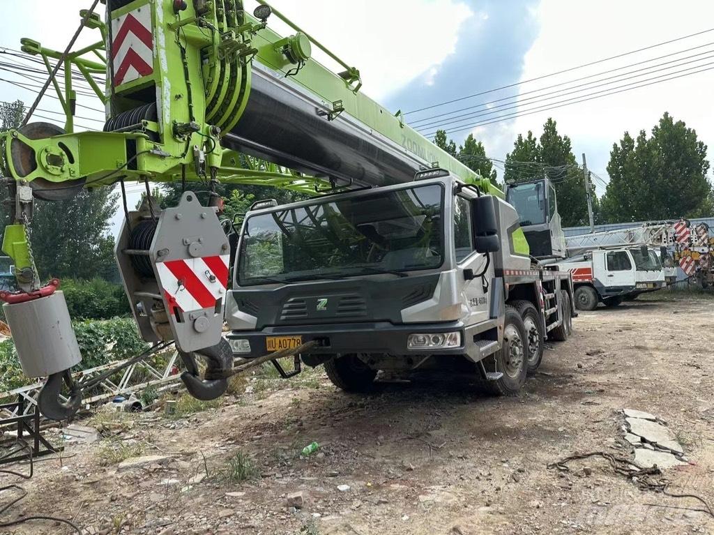 Zoomlion ZTC700 Yol-Arazi Tipi Vinçler (AT)