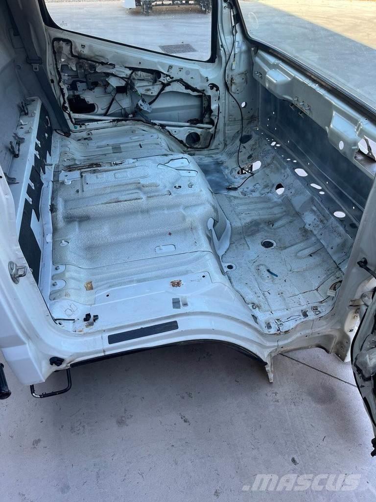 Mitsubishi S MODEL Kabinler