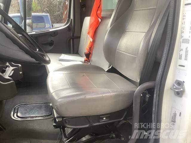 Freightliner M2 Kapali kasa kamyonlar