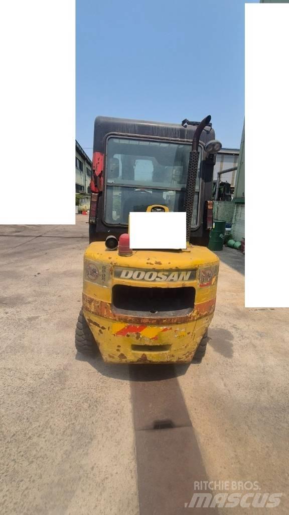 Hyundai D30 Diger