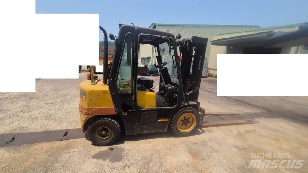 Hyundai D30 Diger