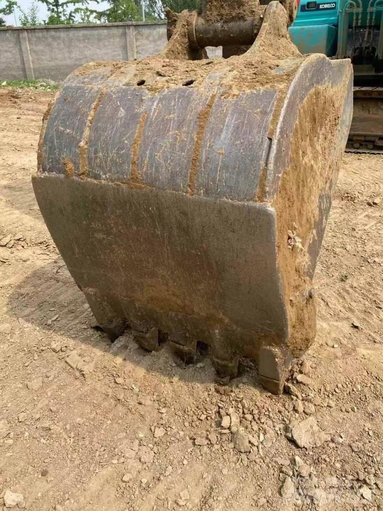 Kobelco SK140 Paletli ekskavatörler
