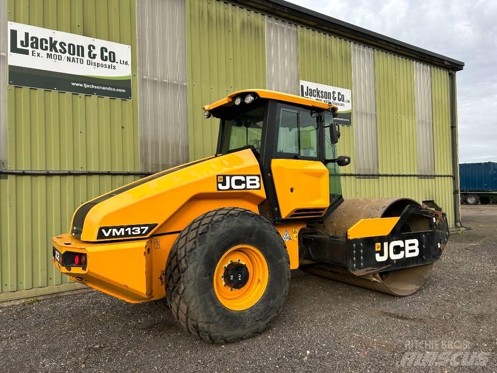 JCB VM 137 Tek tamburlu silindirler